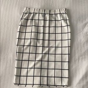Black and white pencil skirt